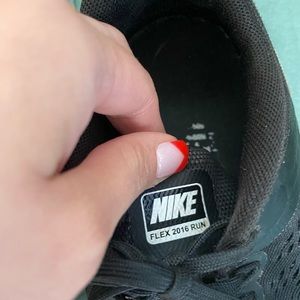 Black Nike Sneakers: Flex 2016 Run